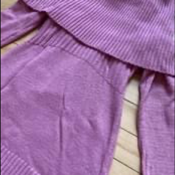 Guess Formal Sweater - Picture 2 of 2